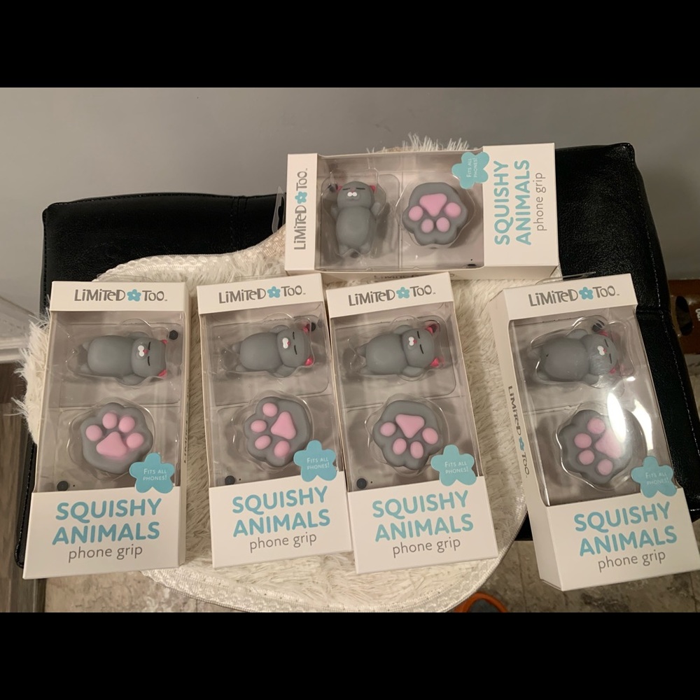 Brand new phone grip: five boxes total!
